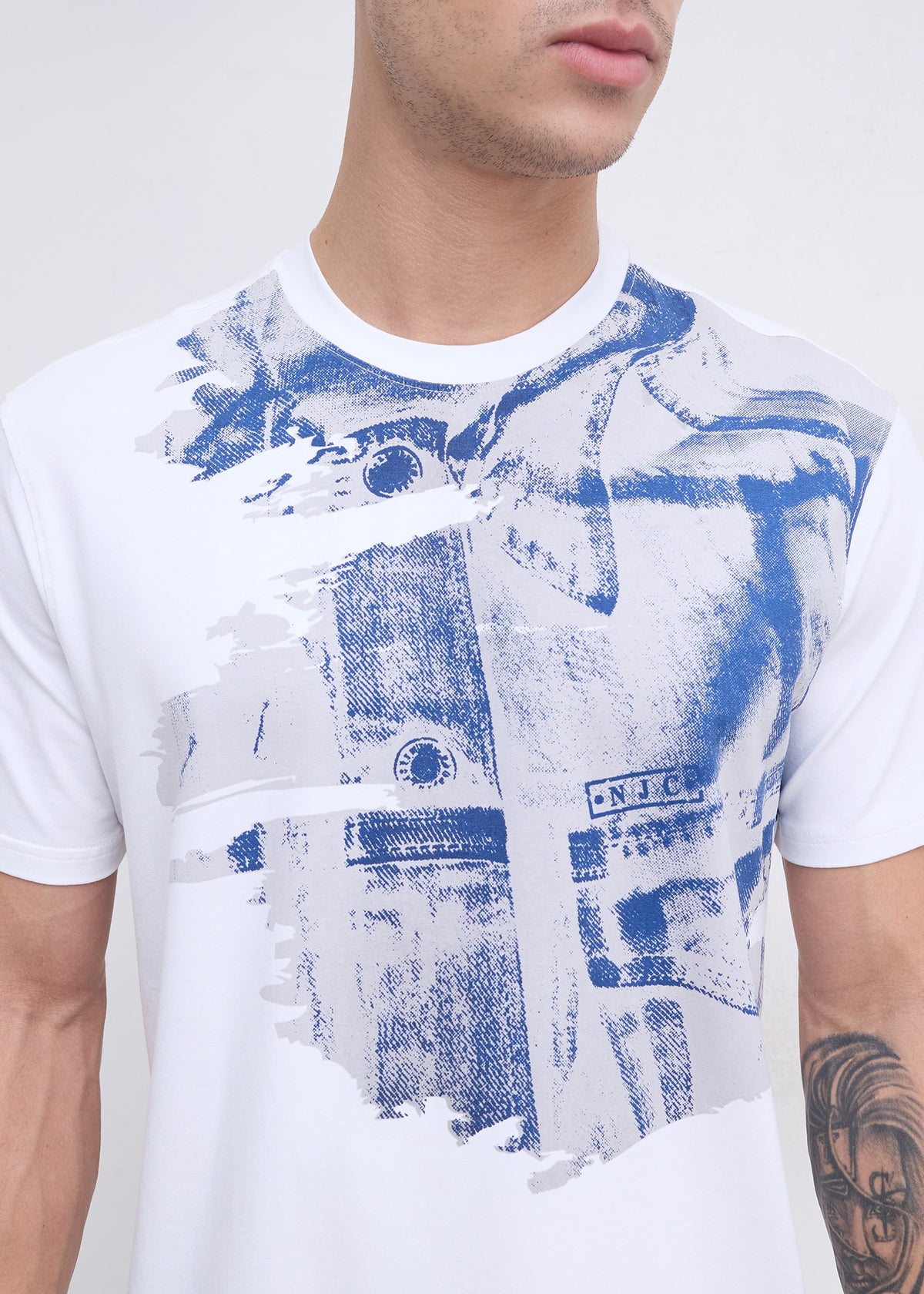 Doubs Graphic Round Neck T-Shirt: Off White