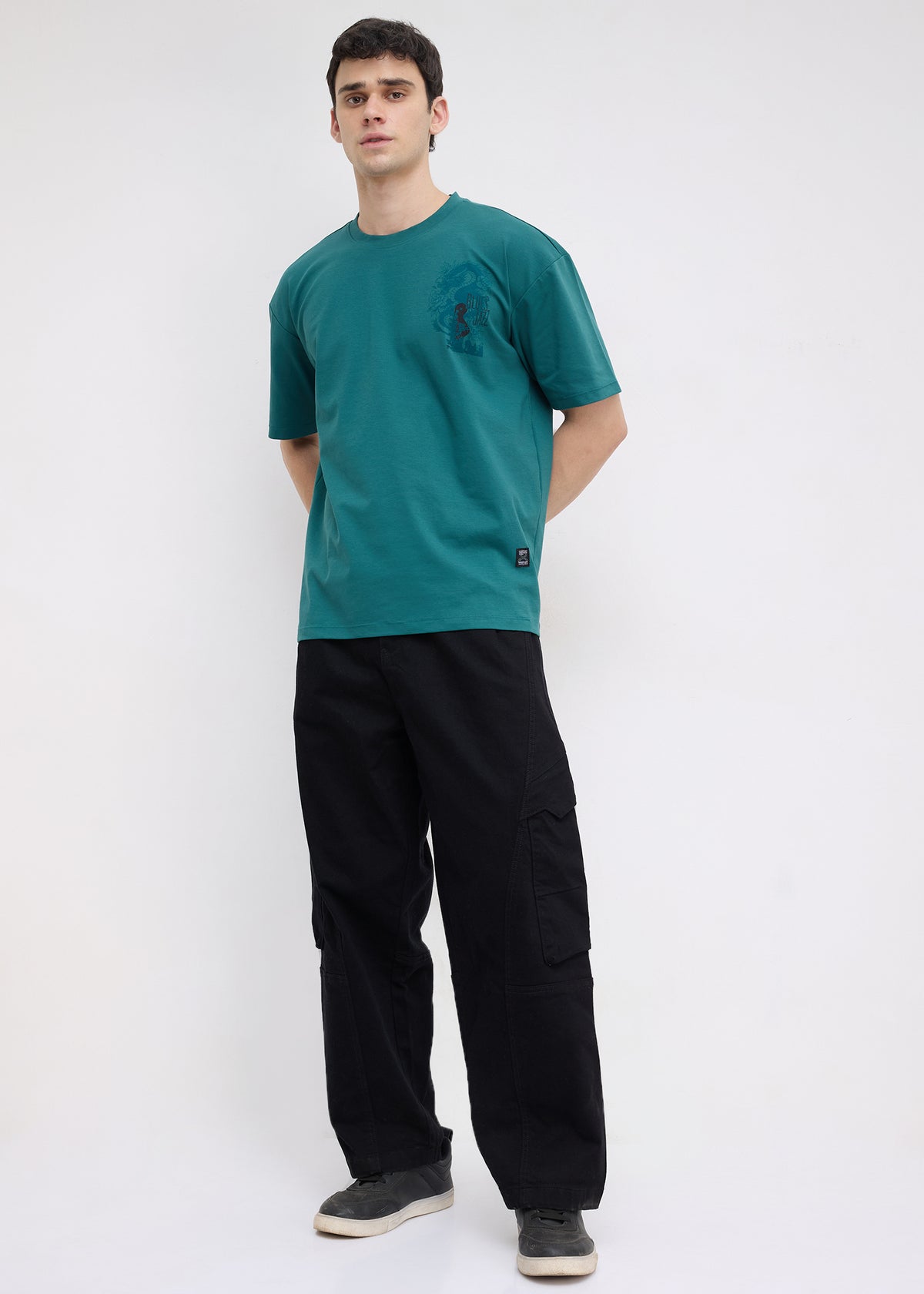 Geruge Tonal Graphic Oversized T-shirt: Bottle Green