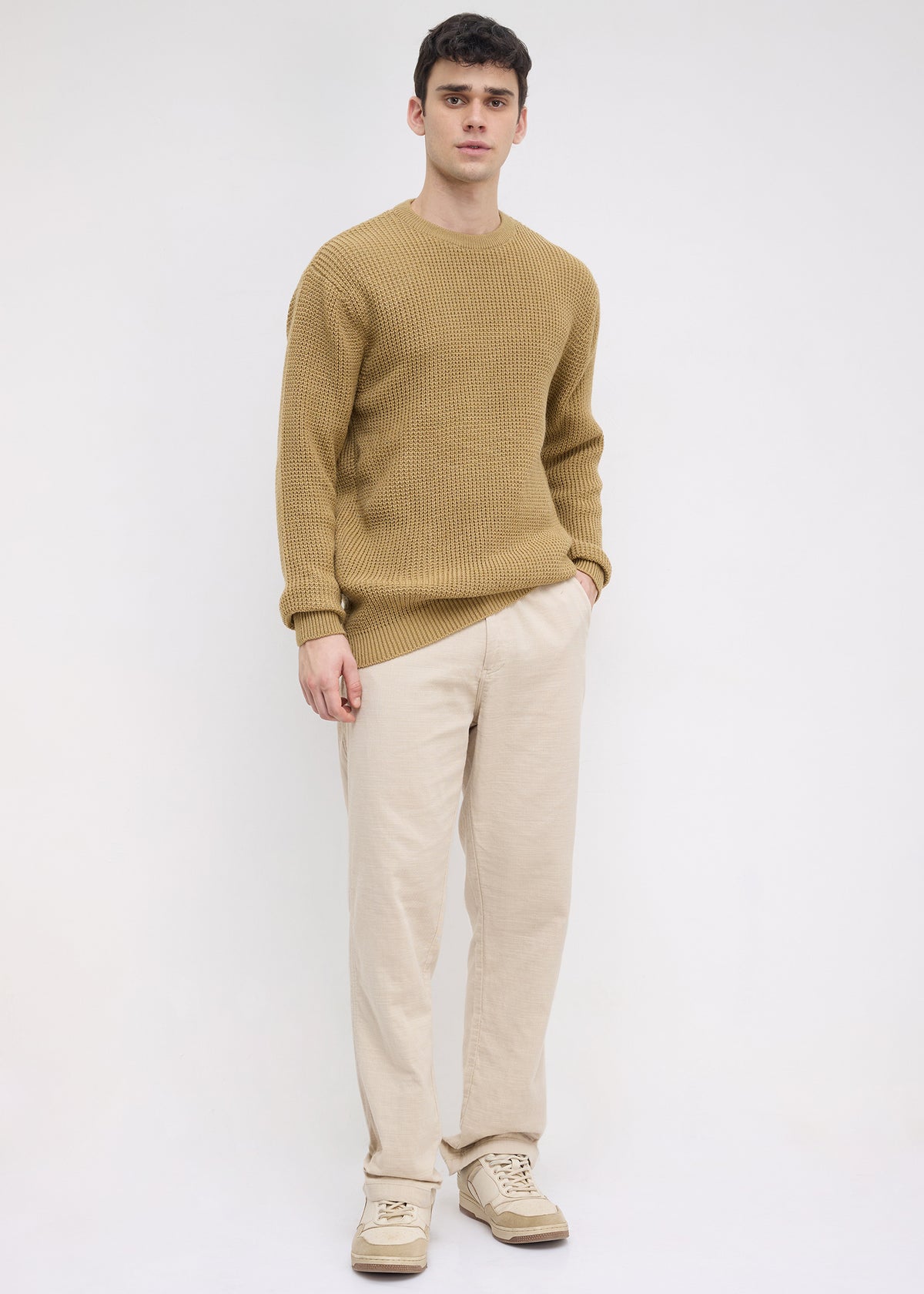 Platter Knitted Crew Neck Pullover: Khaki