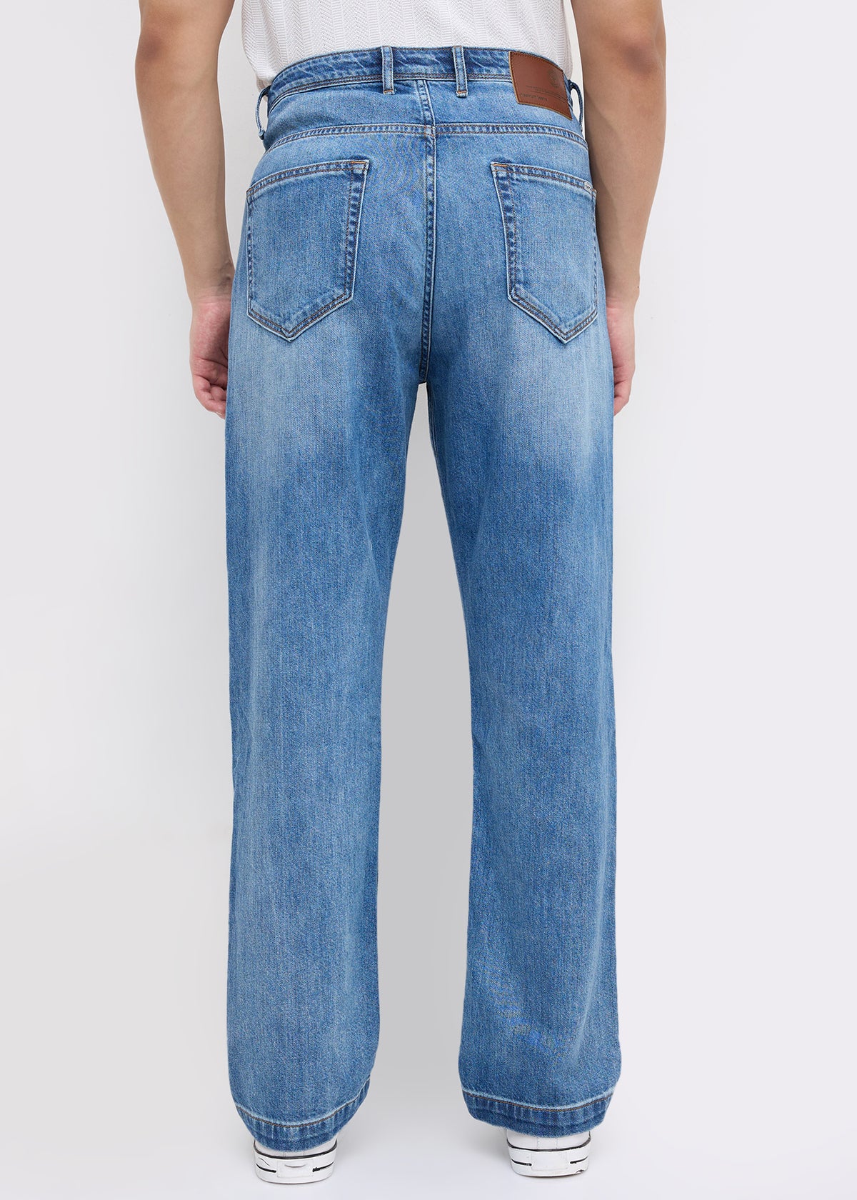 Timber Baggy Fit Jeans: Light Blue