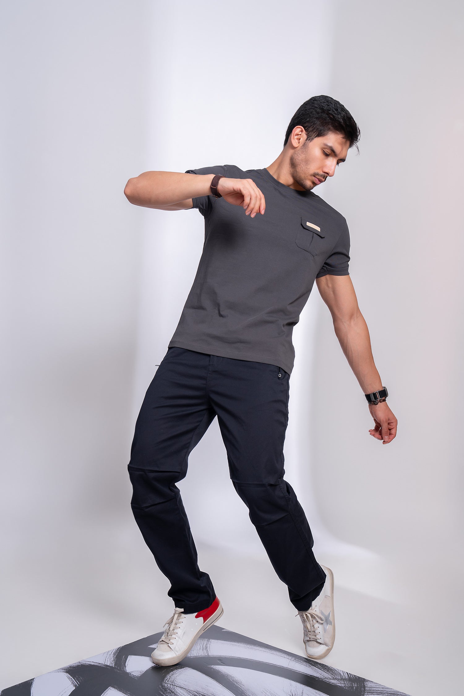 WINSOME ROUND NECK T-SHIRT