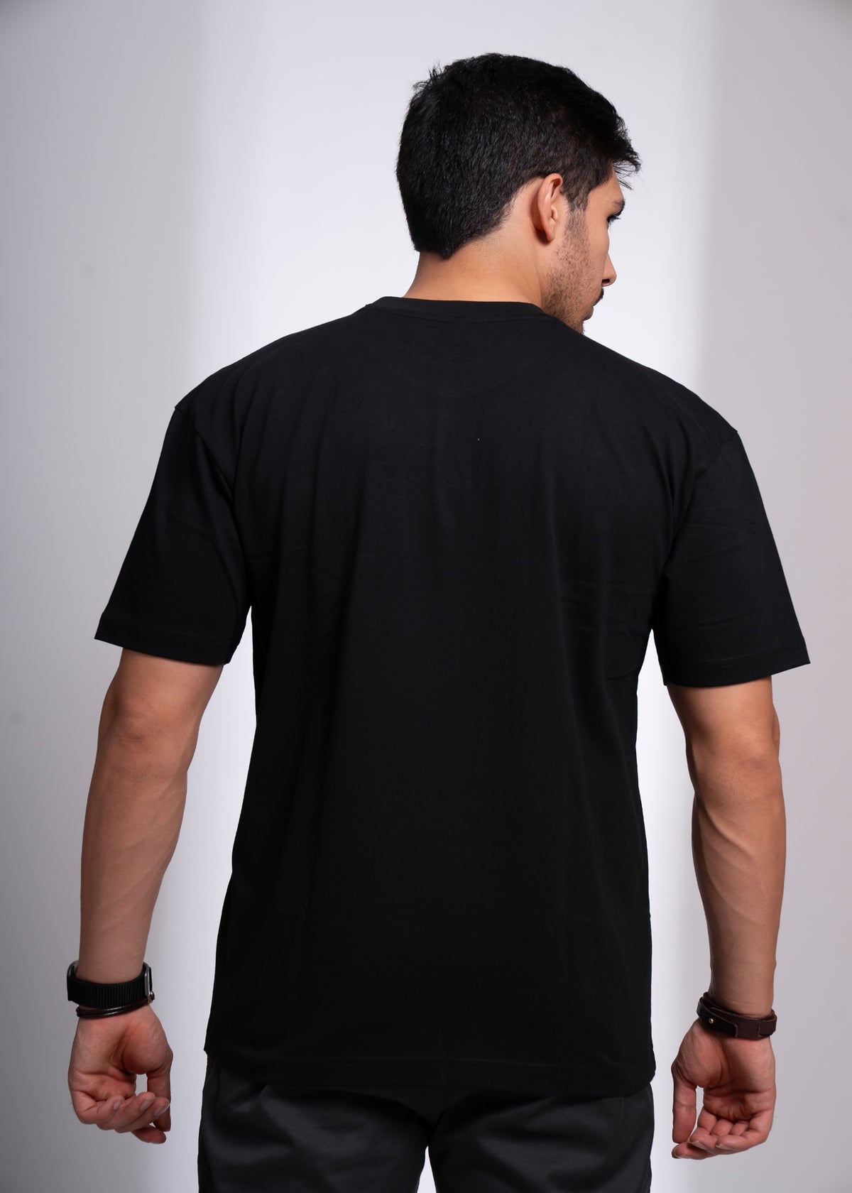 UNDERTAKE   OVERSIZED  ROUND NECK T-SHIRT