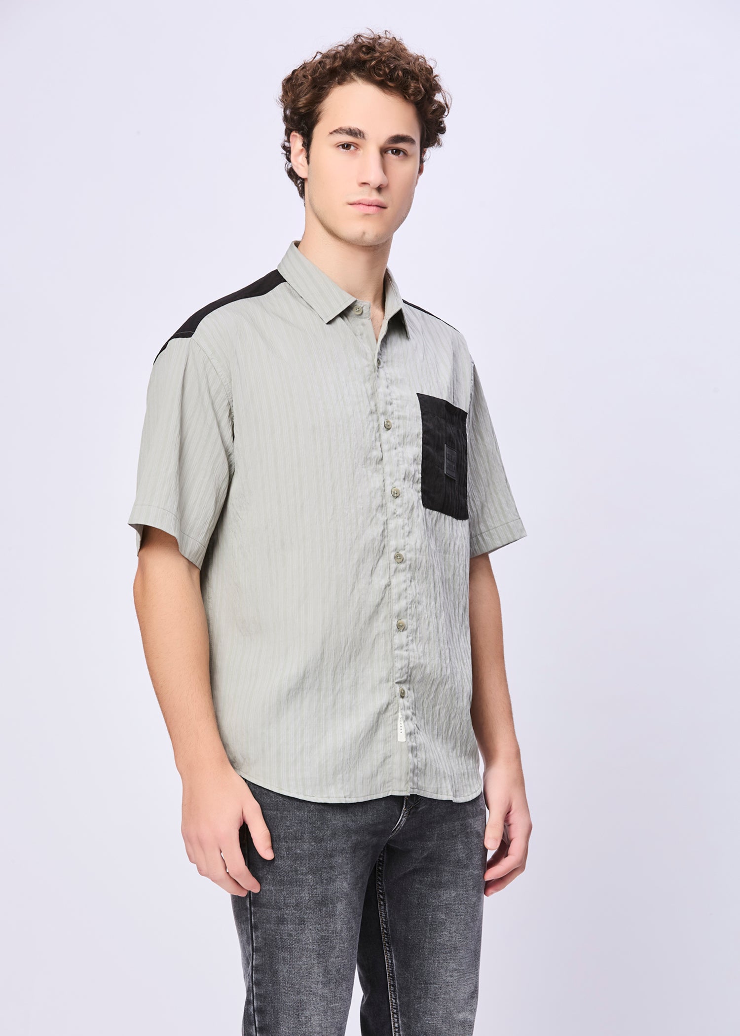 Weyburn Colourblocked Oversized Shirt: Grey