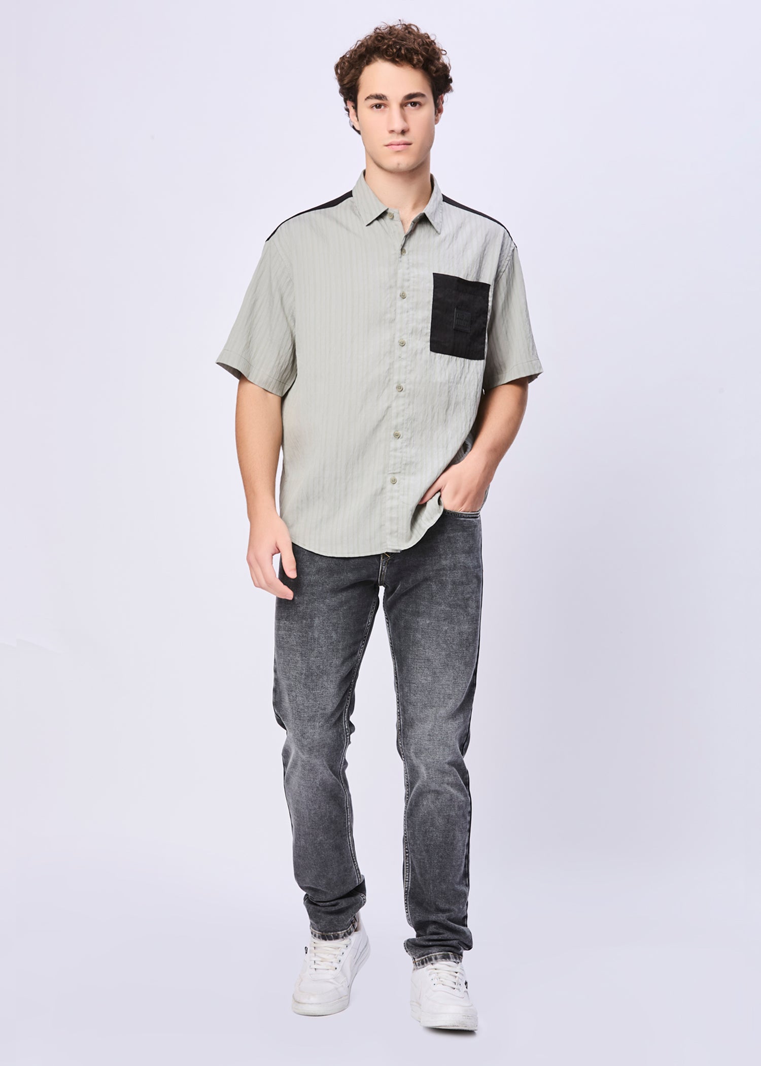 Weyburn Colourblocked Oversized Shirt: Grey