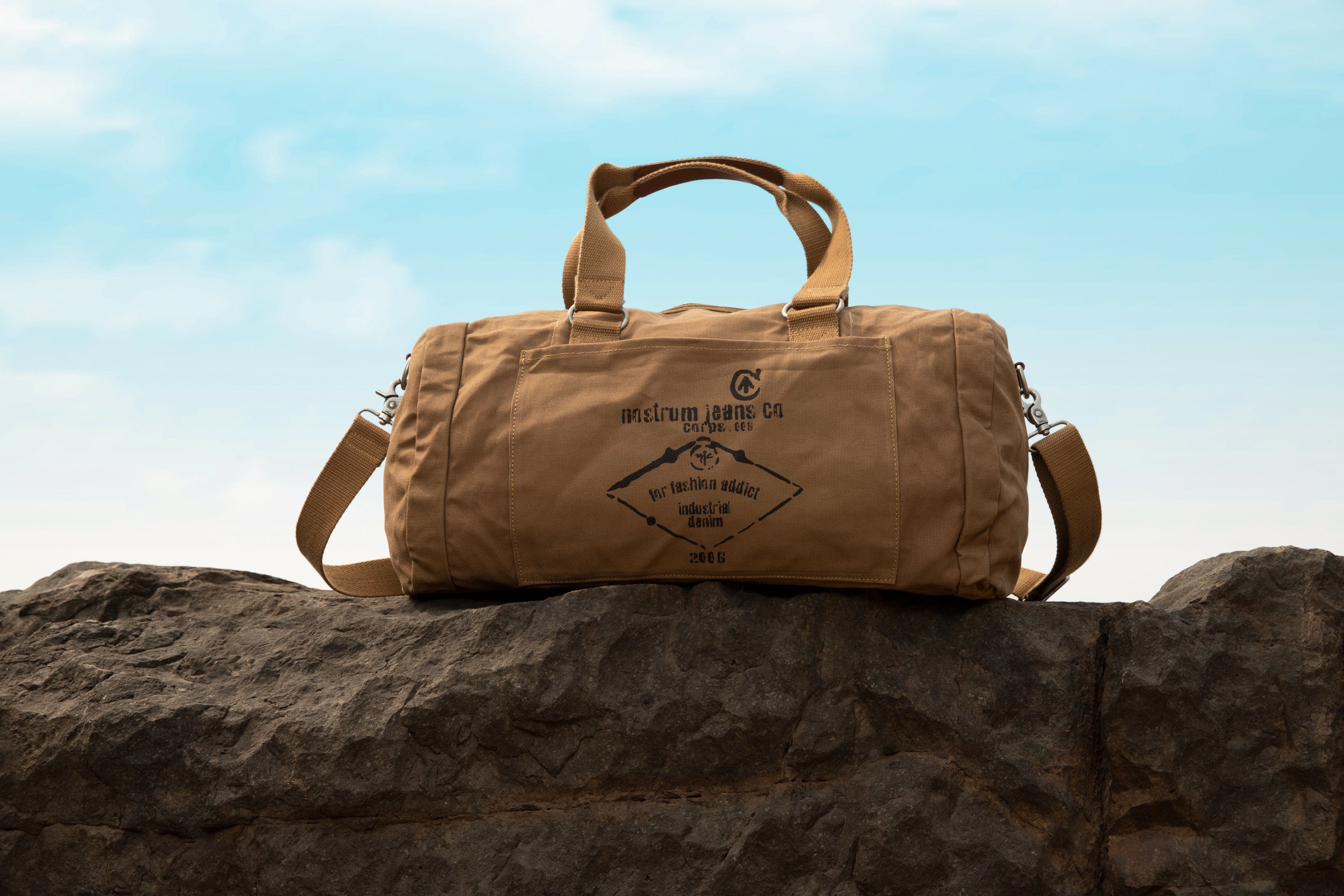 Classic Travel Duffel Bag: D. Khaki