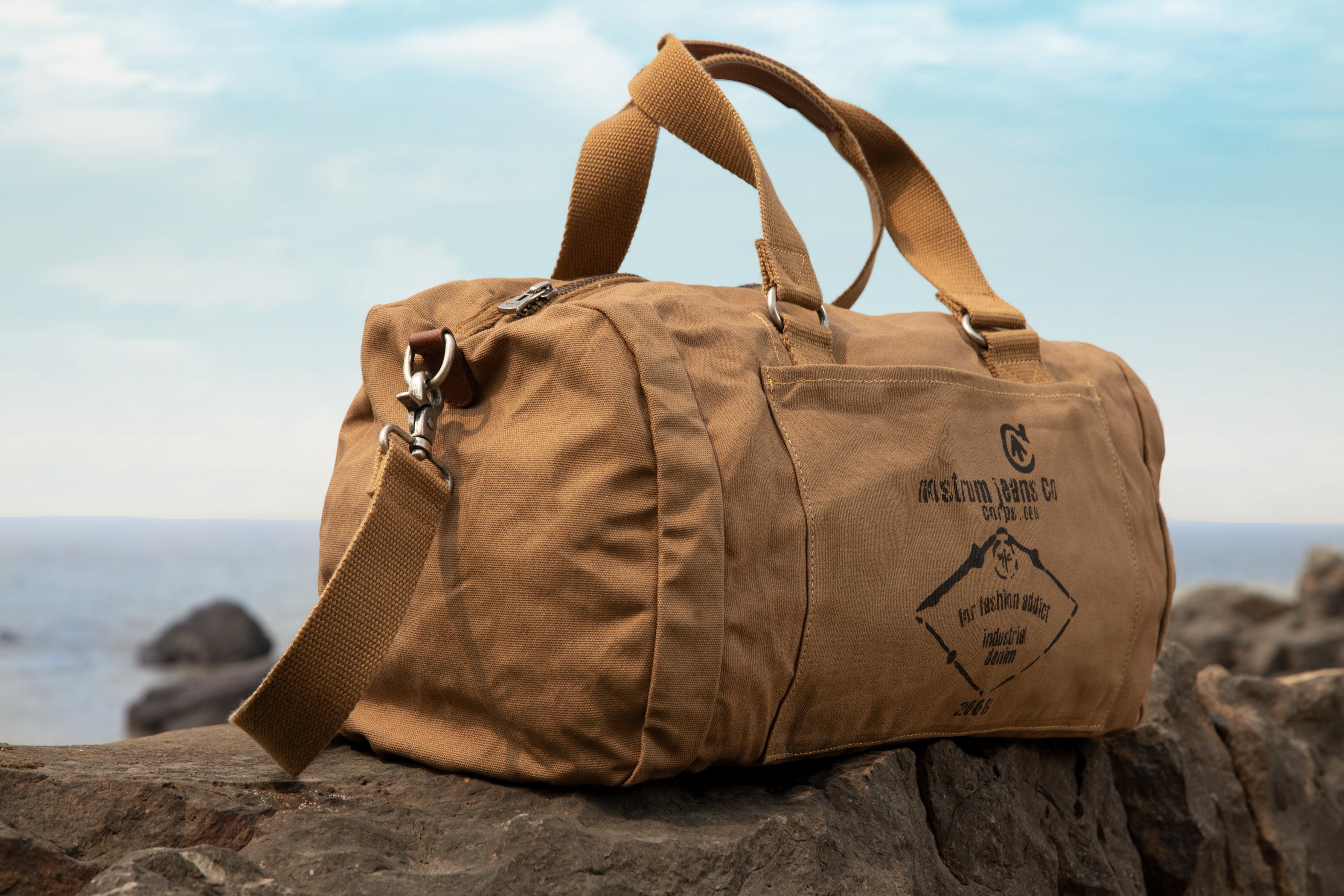 Classic Travel Duffel Bag: D. Khaki