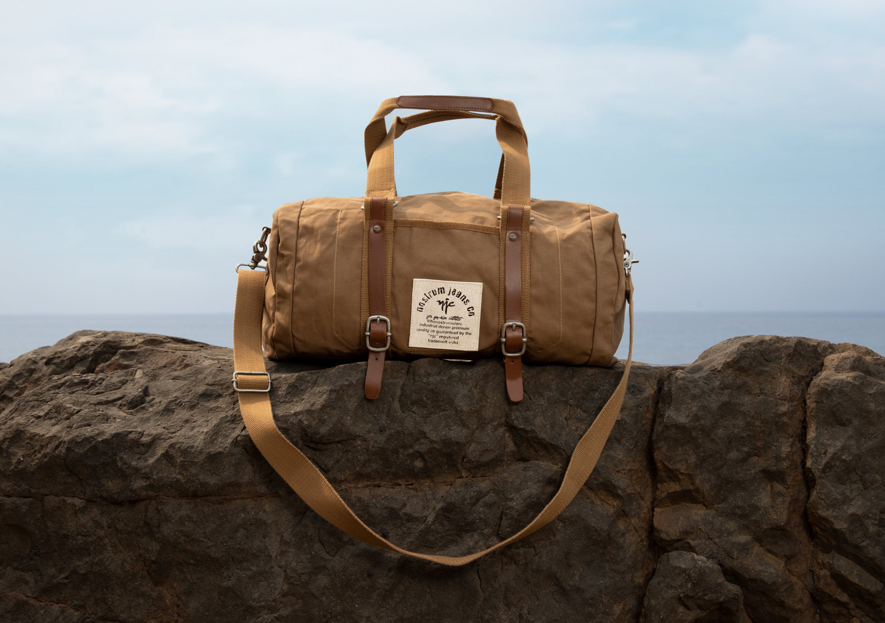 Classic Travel Duffel Bag: D. Khaki