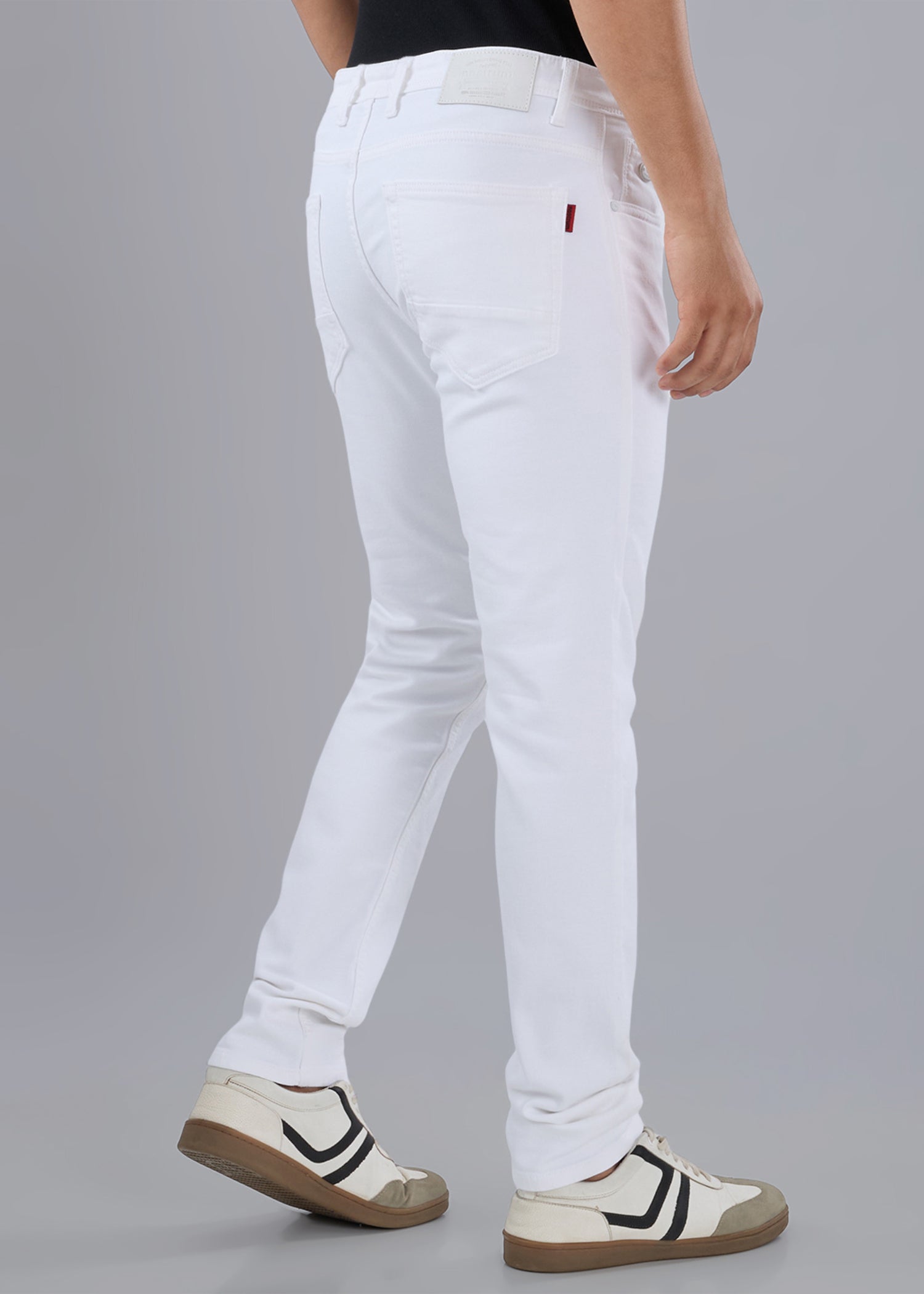 Stunner Solid Regular Fit Jeans: White